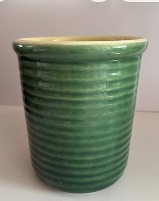 Emile Henry Le Potier Green (Olive) Kitchen Ribbed Utensil Holder 87. 63