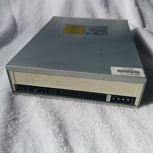 Pan-International 400D — 40x IDE CD-ROM Laufwerk intern, 5,25" - Bild 6 von 7