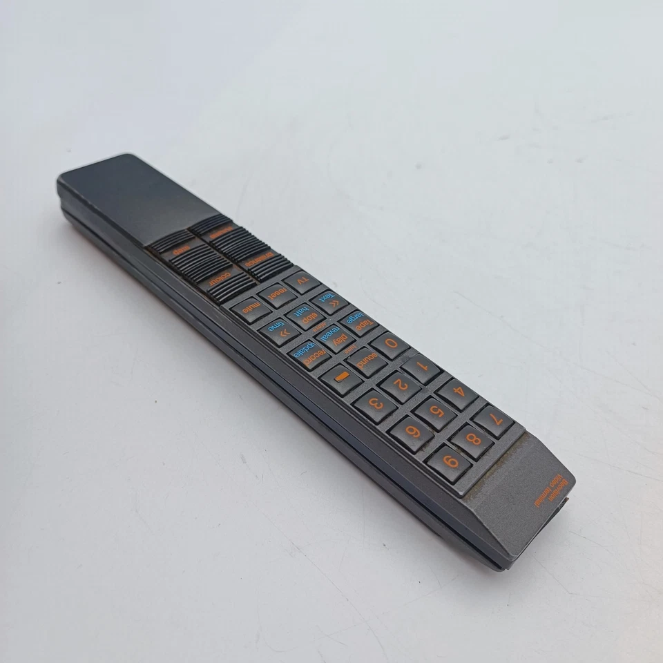 Bang & Olufsen Beovision Video Terminal 33xx Series 8800V 8802V 7700 CRT TV - Image 3 of 4