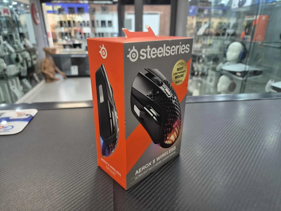 SteelSeries Aerox 5 Wireless RGB Gaming Mouse, New Fast Delivery - Image 2 of 4