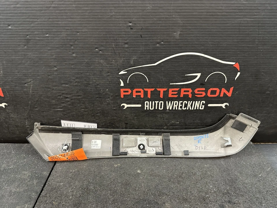 17-20 FIAT 124 SPIDER RIGHT PASSENGER SIDE WINDSHIELD TRIM MOULDING - Image 3 of 4