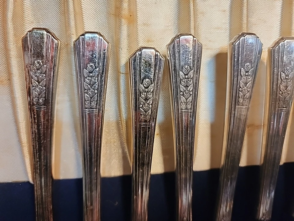 Lote de 62 piezas cubiertos Rogers Rosalie A1 Plus plateados Oneida plateados Foto 2 de 4