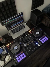 Pioneer DDJ-800 Portable DJ Controller Deck Rekordbox 2-Channel, Black