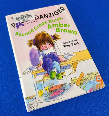 AMBER BROWN: SECOND GRADE RULES HARDCOVER KIDS NOVEL FREE SHIPPING FICTION
