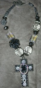 WOMEN'S CHUNKY CROSS NECKLACE SWAROVSKI 