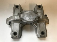 UN CAPOT COUVRE CULASSE MOTO SUZUKI 500 GSE 