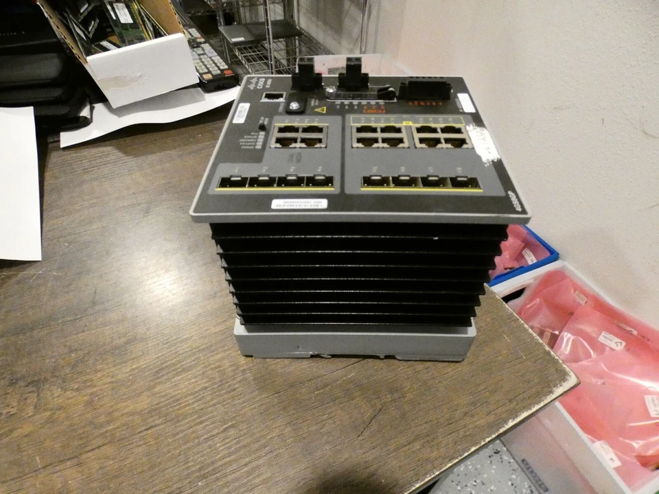 Cisco IE-4000-4GS8GP4G-E v02 Industrial Ethernet 4000 Switch Enterprise 16-Port - Image 3 of 4