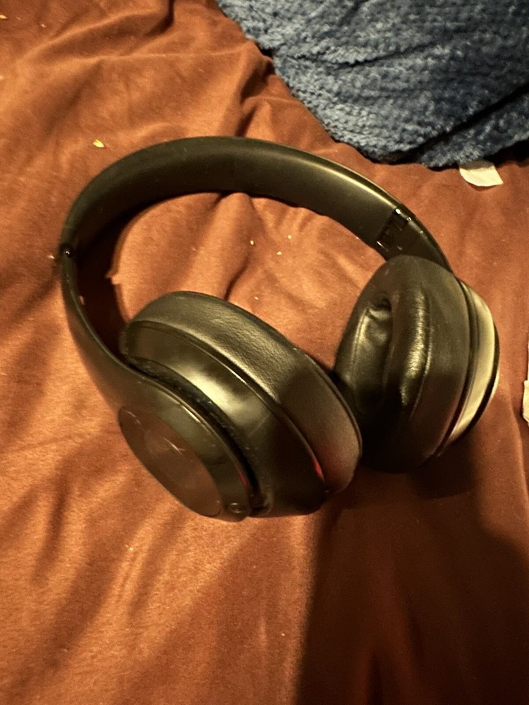 Beats by Dr. Dre Studio Pro Wireless Bluetooth Headphones - Black MQTP3LL/A