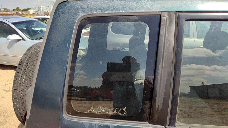 Cuarto trasero derecho de pasajero Suzuki Sidekick 1991-98 ventana trasera de vidrio fabricante original Foto 2 de 4