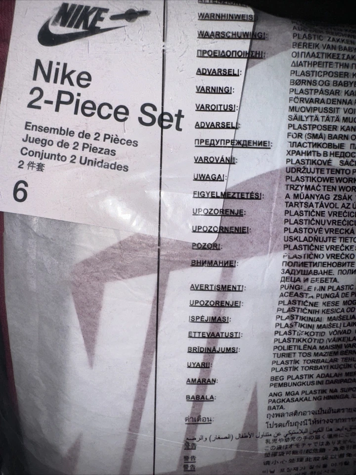 NIKE Kids Club Fleece Juego de 2 Piezas en Dulce Remolacha - Niñas Talla 6 Foto 4 de 4