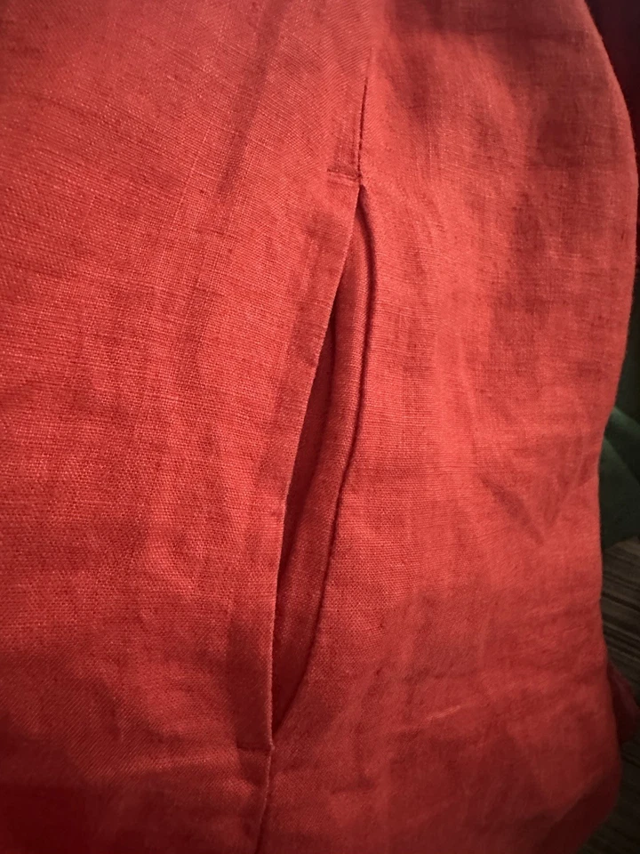 Camisa para mujer Banana Republic 6 roja 100 % lino manga larga abotonada Foto 4 de 4