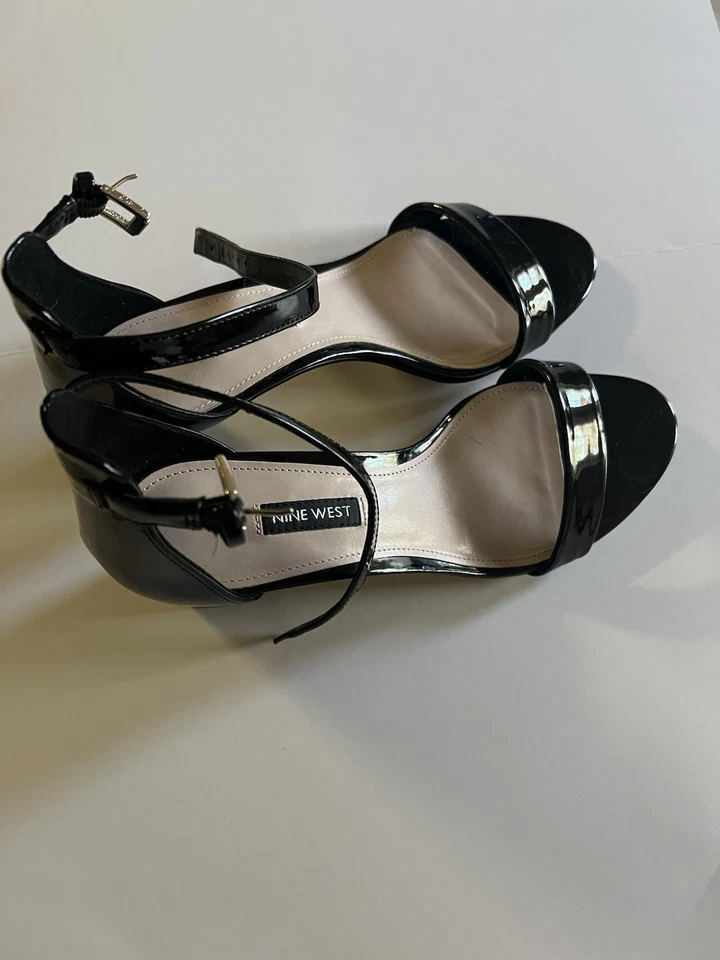 Sandalias cómodas Nine West para mujer con punta abierta y tacón ancho negras talla:10 171H Foto 2 de 4
