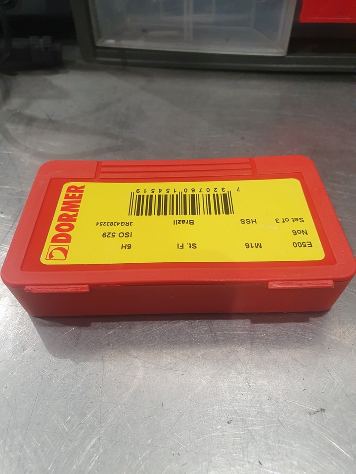 Dormer M16 E500 HSS metric coarse hand machine tap set taper, second