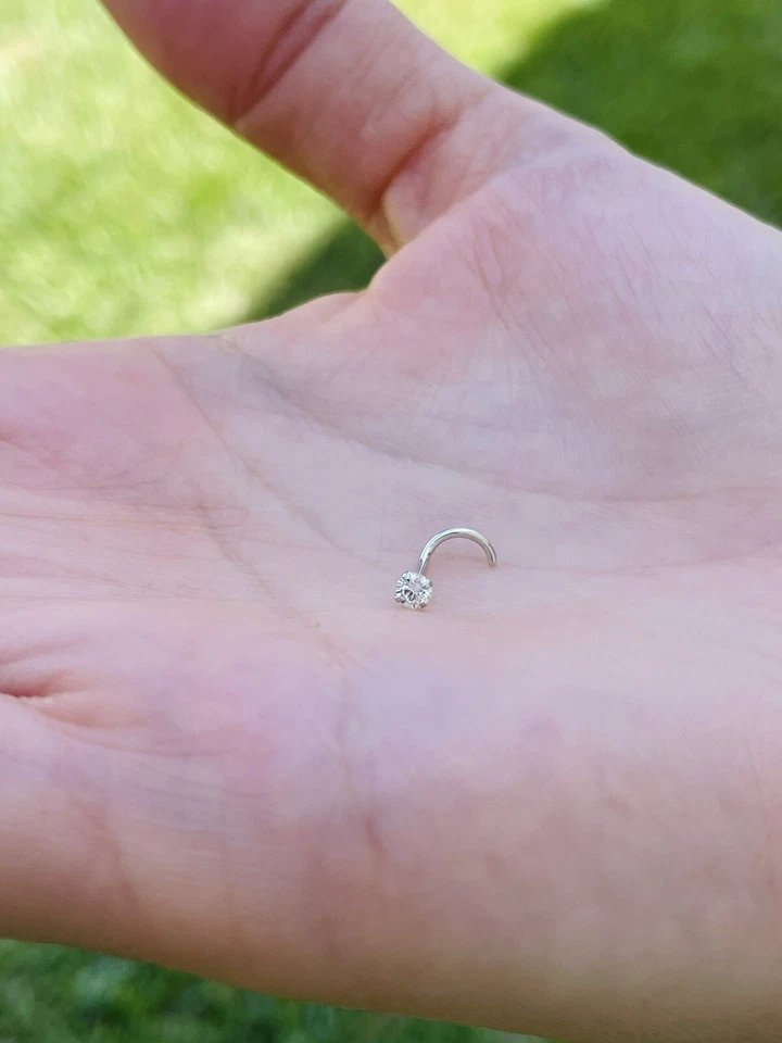 Tornillo para anillo de nariz 20G 1,5 mm-3 mm VS2 diamante natural redondo oro blanco de 14K Foto 3 de 4