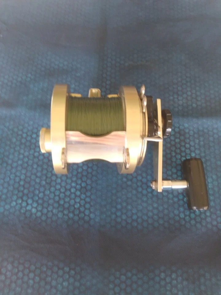 Carrete de arrastre de palanca Everol Graveglia 4/0 Penn Intl. Tiagra Foto 2 de 4