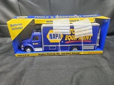 NEW NAPA Tools & Equipment Truck 2009 Exclusive First Gear Engine Start Up
