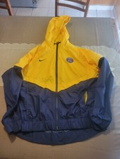 Chaqueta cortavientos Nike PSG talla mediana cremallera completa usada multicolor CC2