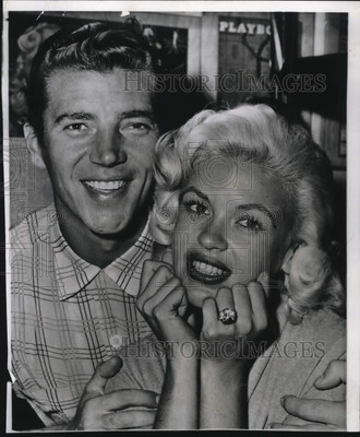 1957 Press Photo Mickey Hargitay and Jayne Mansfield are engaged
