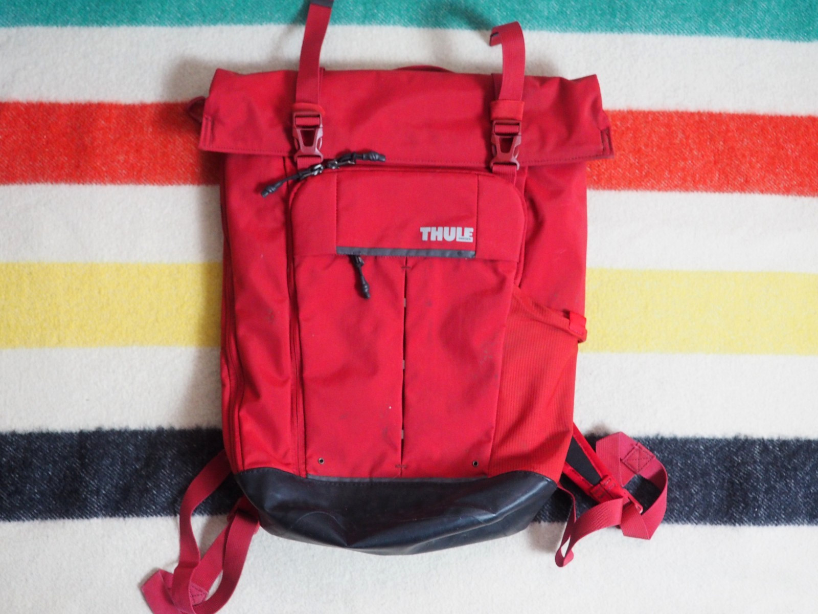 Thule Sweden 24L Roll Down Waterproof Red School Biking Lapt