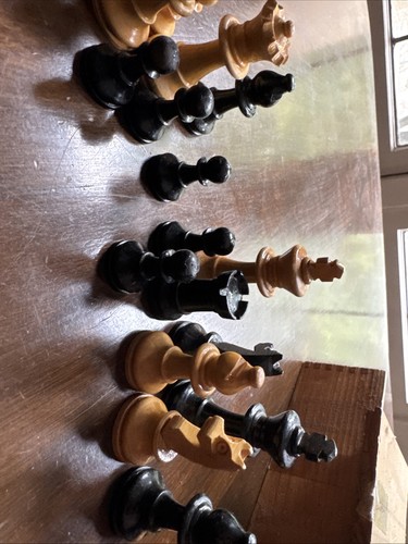 Chess Pieces Vintage Wooden Carved with 2 Damaged Pieces And Box - Picture 13 of 15