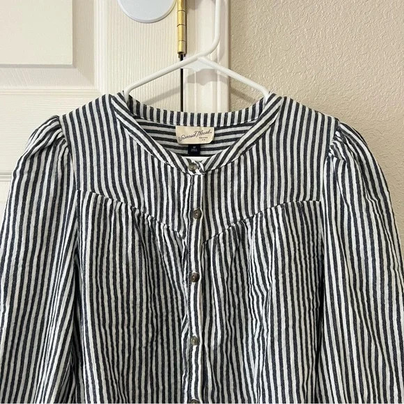 Universal Thread Navy White Striped Button Front … - image 5