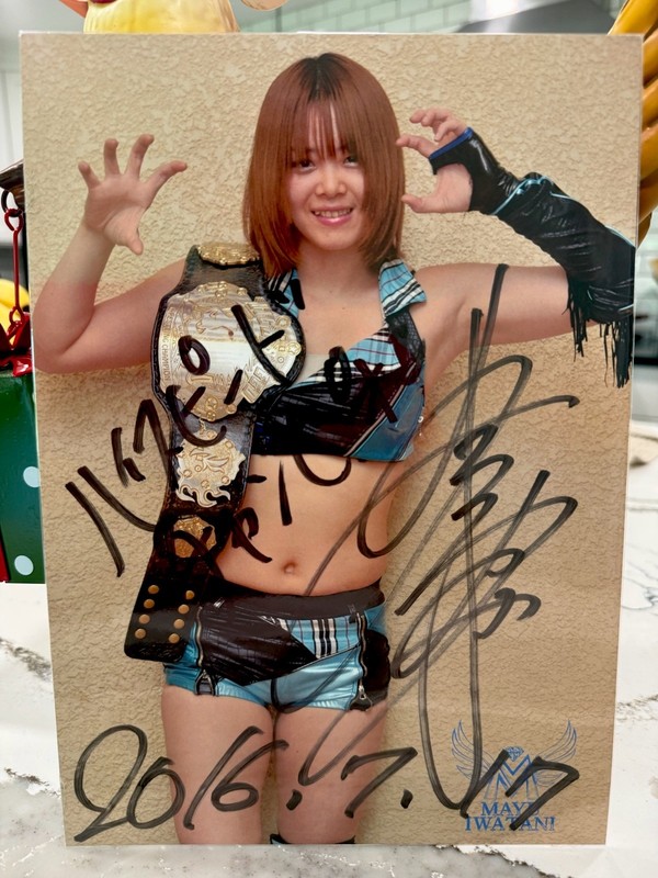 2016 STARDOM Mayu Iwatani Autographed Portrait Hand Signed NJPW WWE AEW