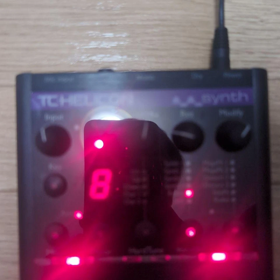 TC Helicon VoiceTone Synth Vocal Processor Harmonizer Vocoder Pedal Japan - Image 3 of 3