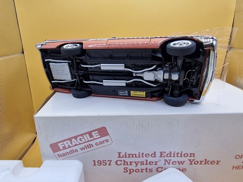 DANBURY MINT 1957 CHRYSLER NEW YORKER SPORTS COUPE LIMITED 0097 DIECAST 1:24 - Picture 6 of 9