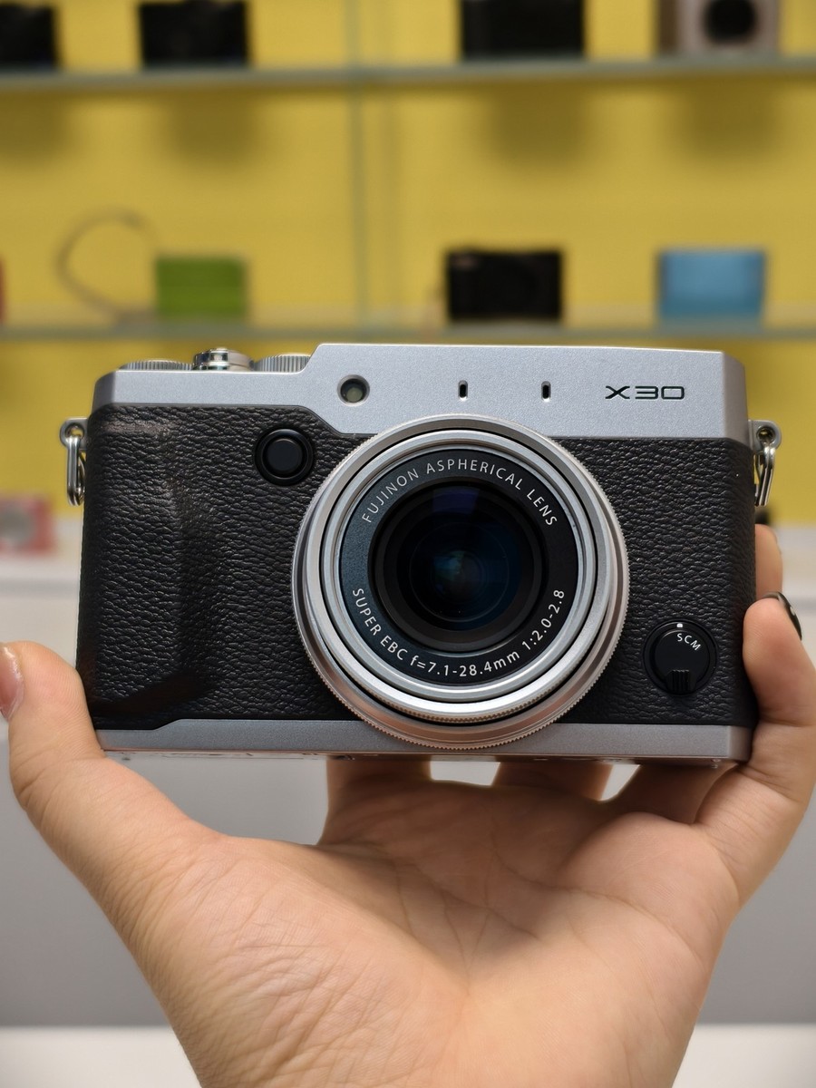 Fujifilm X30 Silver 12 MP Digital Camera with 3.0-Inch LCD (Silver