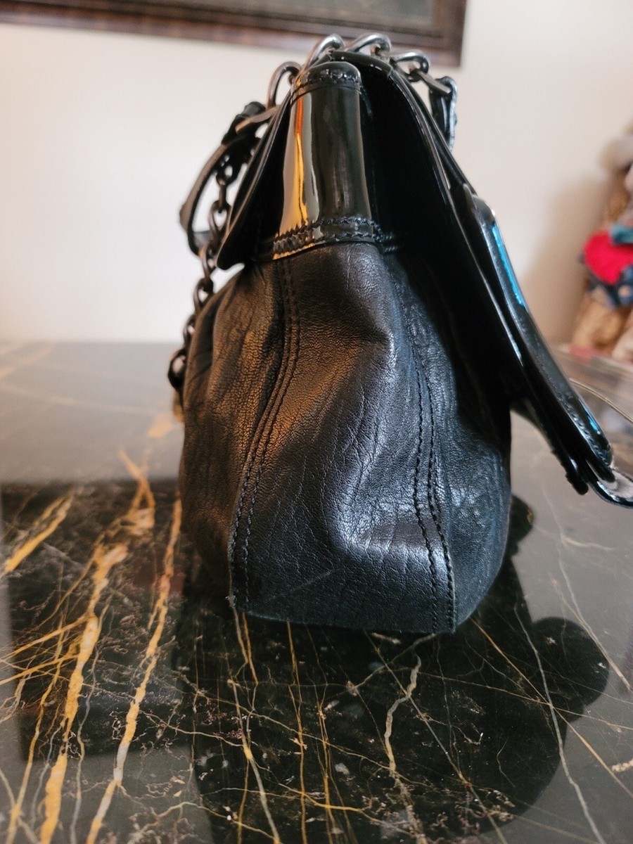 FENDY オーセンティックブラックパテントレザーバック Fendi Handbag Black Patent Leather B Bag w Oversize Buckle Nappa