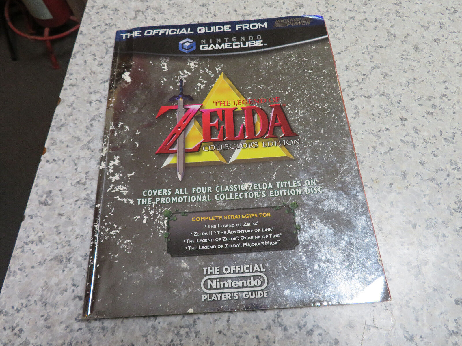 Legend of Zelda: Ocarina of Time ~ Official Nintendo Player's Strategy  Guide: : Books