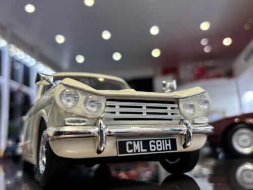 Modelos 1/18 CULT Triumph Vitesse 2 litros MKII. Como nuevo y en caja - Imagen 8 de 17