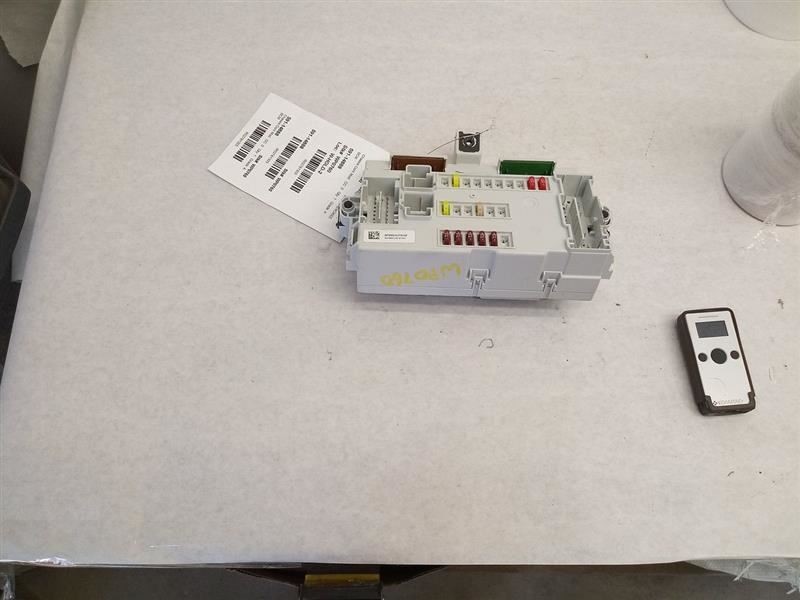 2020-21 Jeep Cherokee Body Control Module (BCM) 68438737AC 2781303