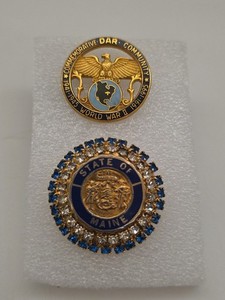 Daughters Of The American Revolution World War II Commemorative Pin & Rhinestone
