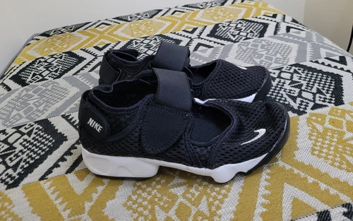 Sandali scarpe da ginnastica Nike Air Rift BR ragazzo ragazza più grande taglia 1 5 EU 33 5 nero bianco