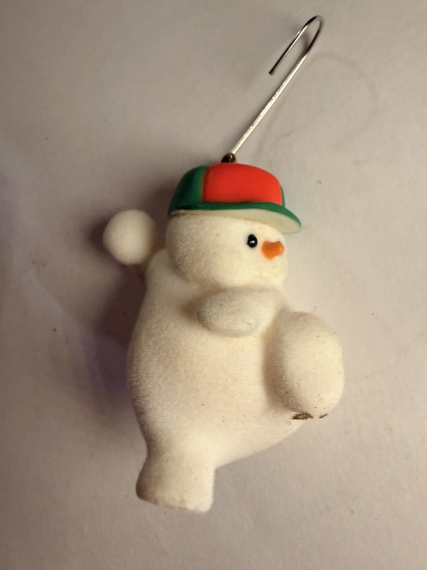 Hallmark Snow-Pitching Snowman 1985, Keepsake Christmas Ornament
