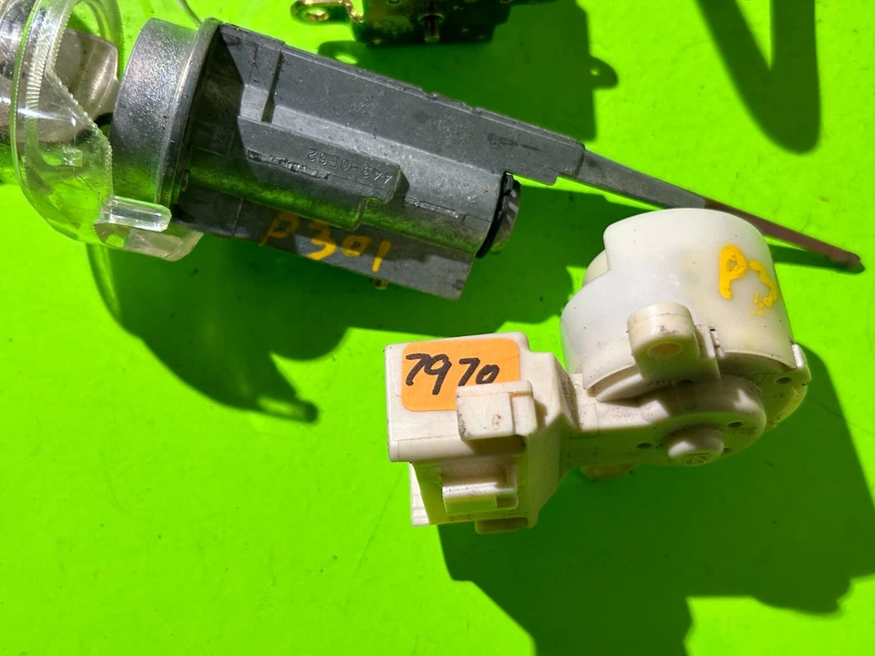 1996 TOYOTA AVALON IGNITION SWITCH LOCK W/KEY OEM - Image 2 of 4