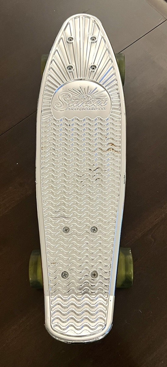 SUNSET SKATEBOARD CO. 22