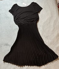 Ann Taylor Loft Size 6 Black Knit Dress Short Sleeve Pleated Skirt NEW Read Desc