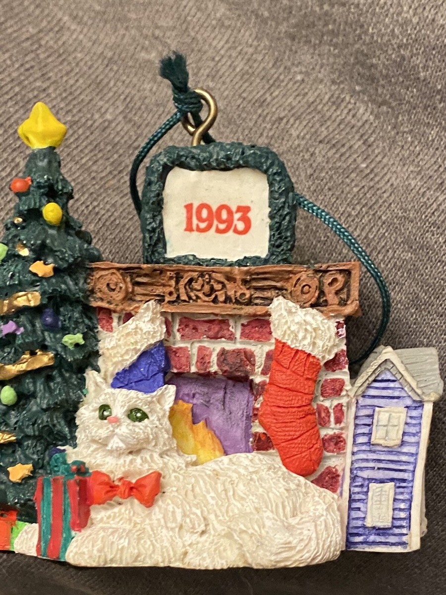1993 Fancy Feast Christmas with Tree Fireplace Molded Ornament
