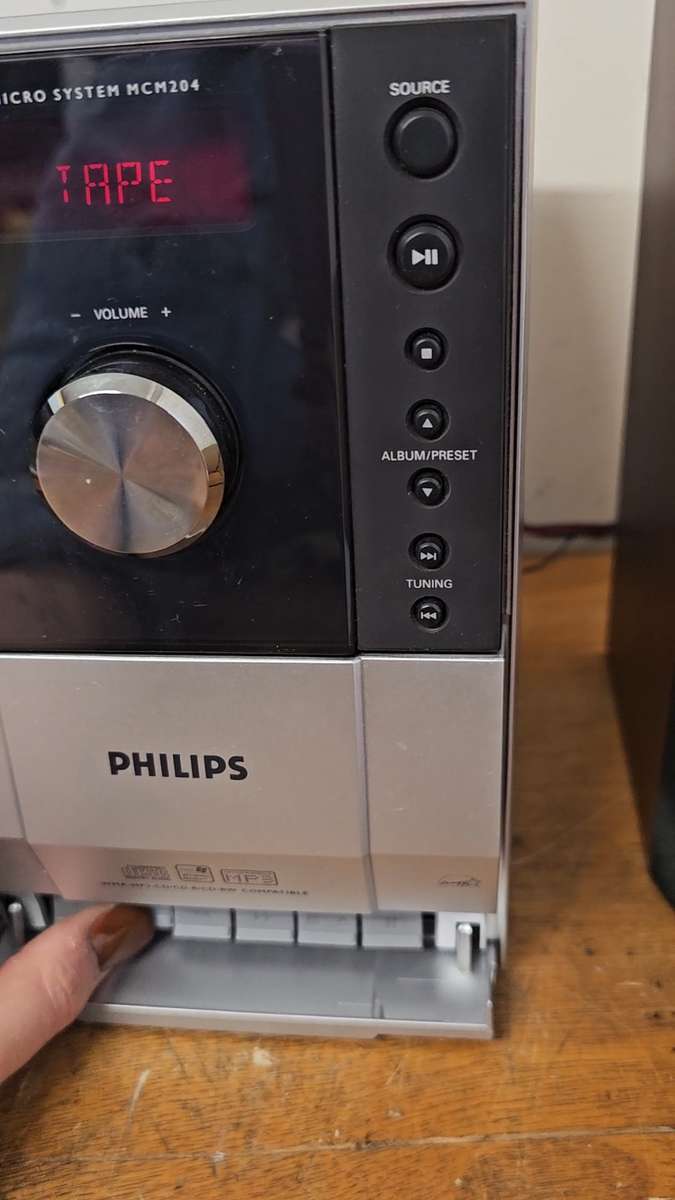 Philips Micro System MCM204 CD Cassette Tape Player RADIO - Main Image