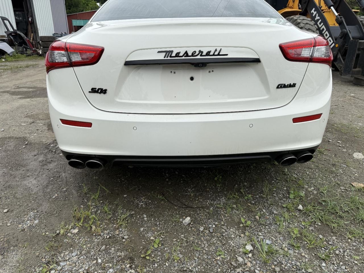2014-2017 Maserati Ghibli Rear Bumper Cover Scratches With Parking Assist White