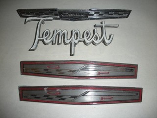 4 Vintage Pontiac Emblems