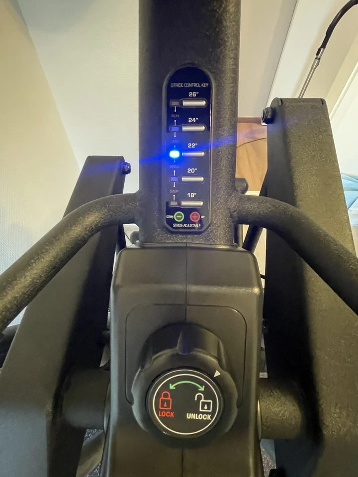 Cardiostrong Crosstrainer/Ellipsentrainer EX90 Plus, makellos - Bild 4 von 4