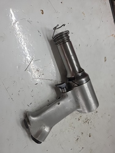 Aircraft Tools Ingersoll Rand Pneumatic rivet gun AVC12 read description 