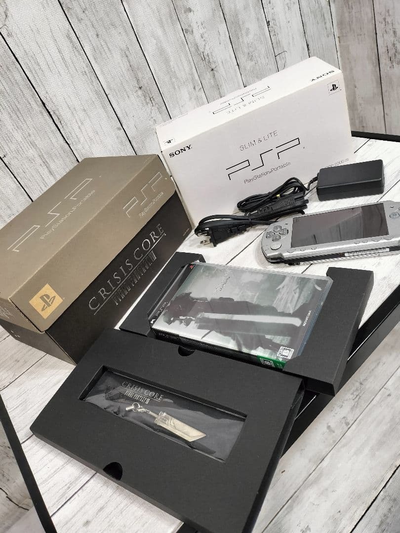 ff7 psp 中古　にに PSP 2000 Crisis Core Final Fantasy 7 Limited FF VII 10th