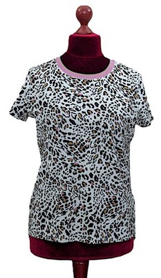 MARC CAIN Kurzarmshirt mit Leomuster rosa Halsausschnitt Gr. N 4 (40)