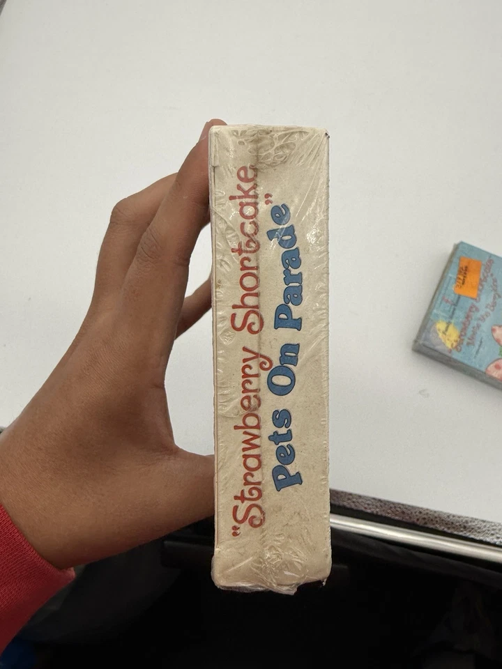 Strawberry Shortcake: Pets on Parade VHS Tape 1982 Animated FHE New Sealed - Image 4 of 4