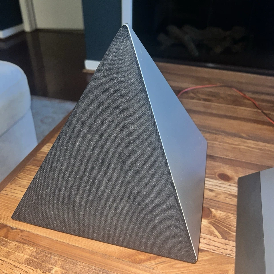 Raro Usado en Excelente Condición Radio Shack Nova Pyramid 13-1317 CD Cassette AM FM Mayormente Funciona / LEER Foto 3 de 4