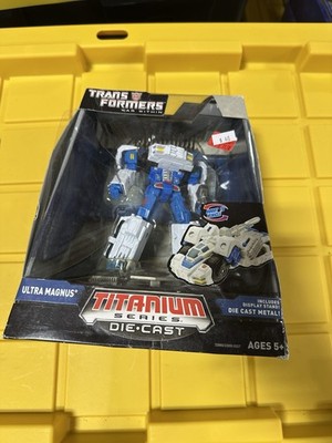 Hasbro Transformers Titanium Series: Ultra Magnus Action Figure